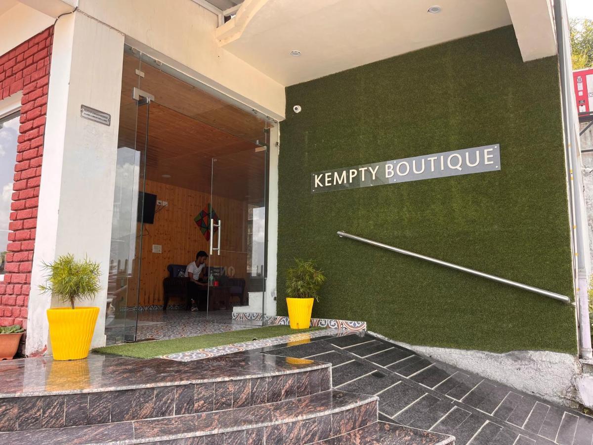 Kempty Myst Resort, Mussoorie - A Comfortable Stay Kültér fotó