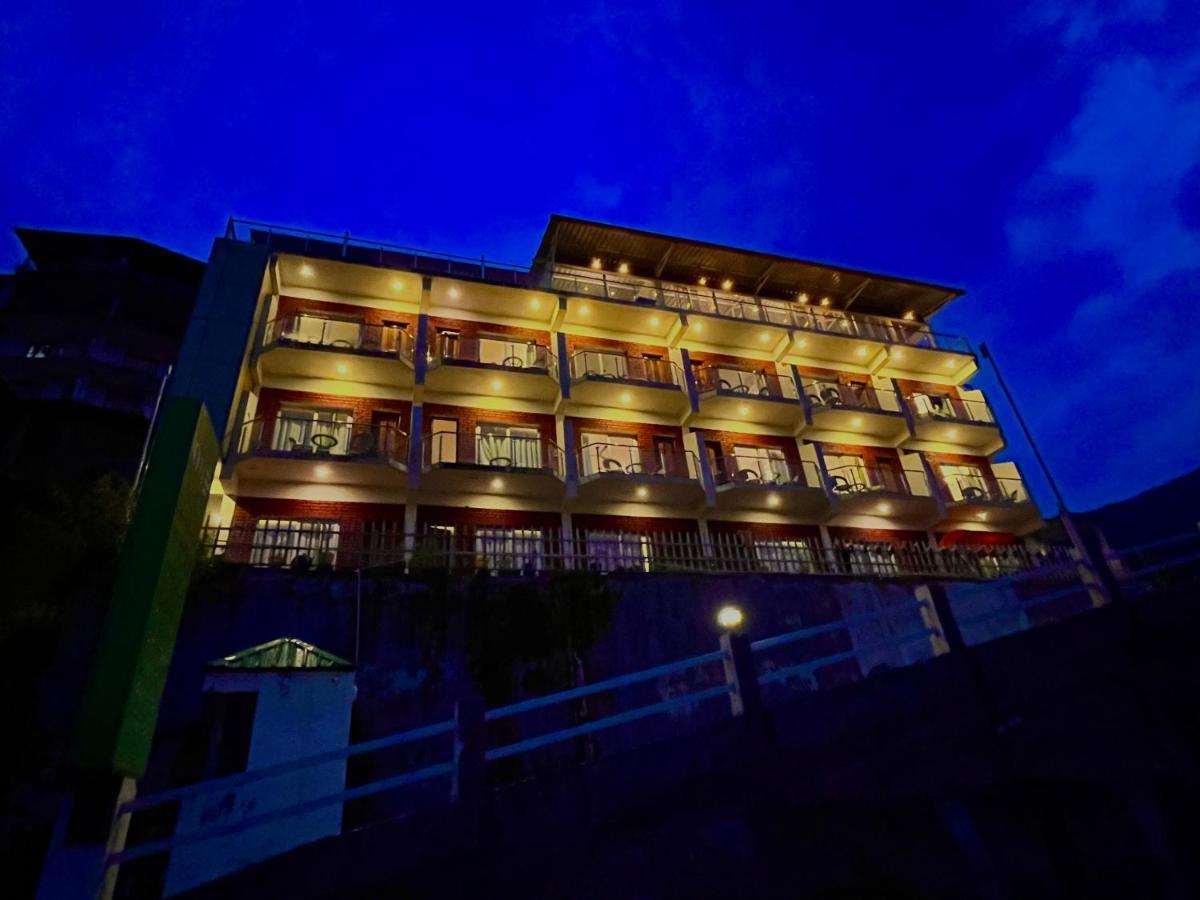 Kempty Myst Resort, Mussoorie - A Comfortable Stay Kültér fotó