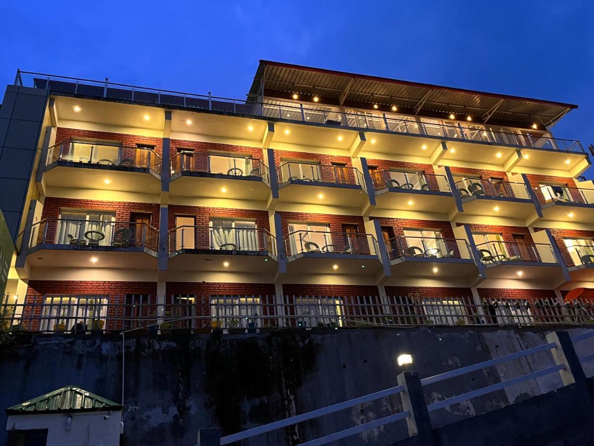 Kempty Myst Resort, Mussoorie - A Comfortable Stay Kültér fotó