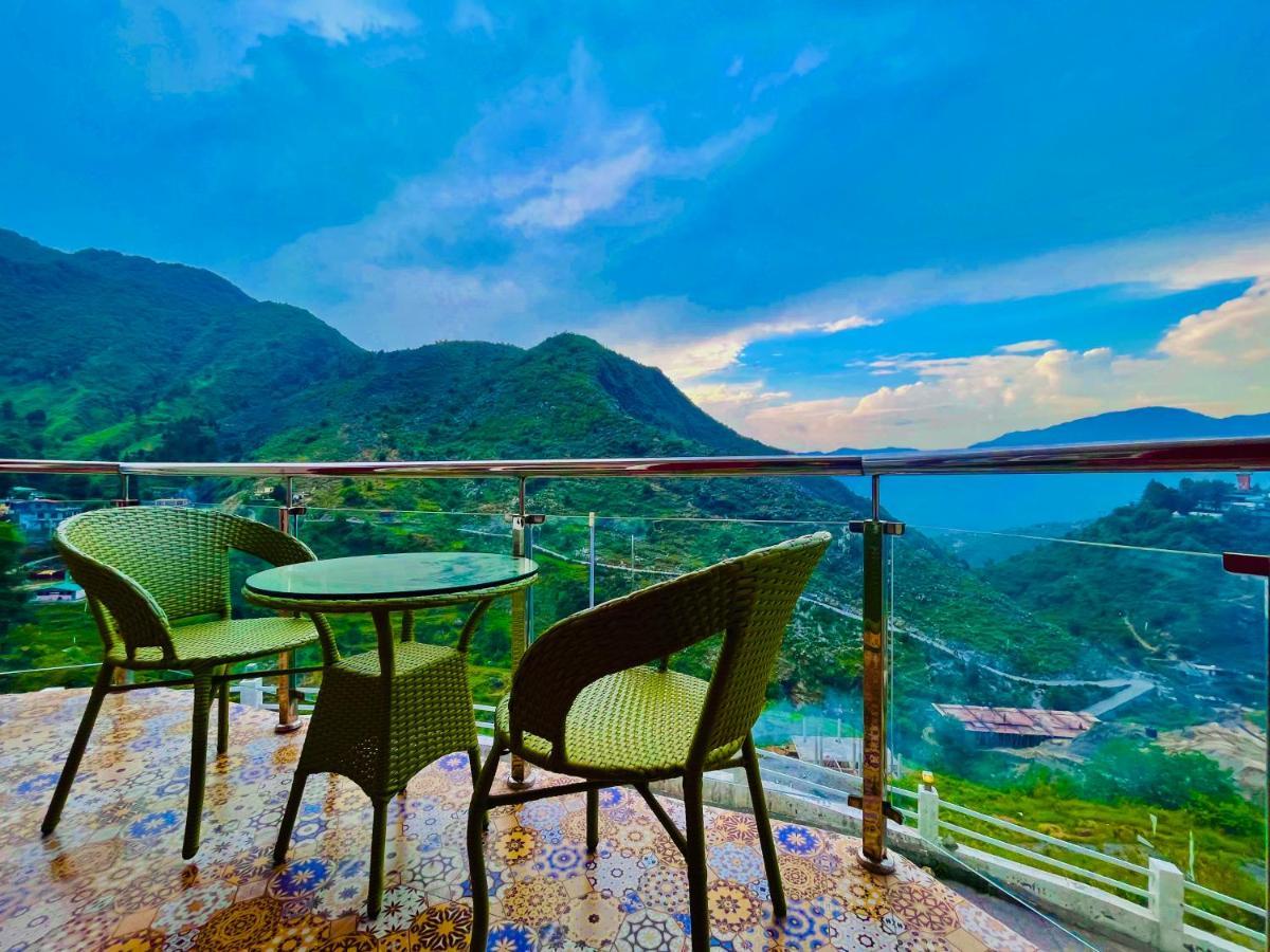 Kempty Myst Resort, Mussoorie - A Comfortable Stay Kültér fotó